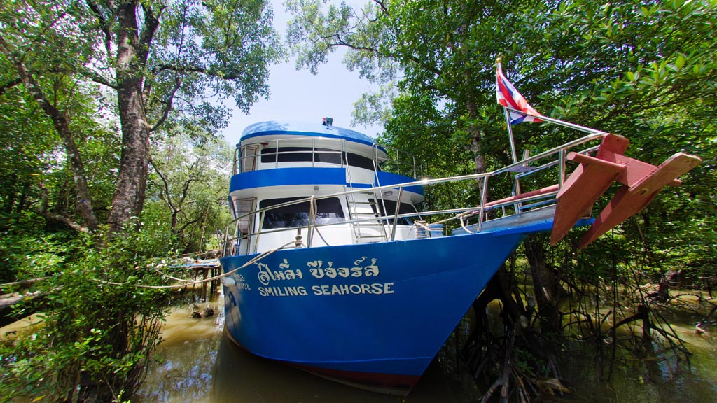 2-MV-Smiling-Seahorse-Liveaboard-Thailand-Myanmar-Burma-external-hero