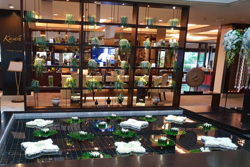 Anantara-Hotel-foyer-water-feature