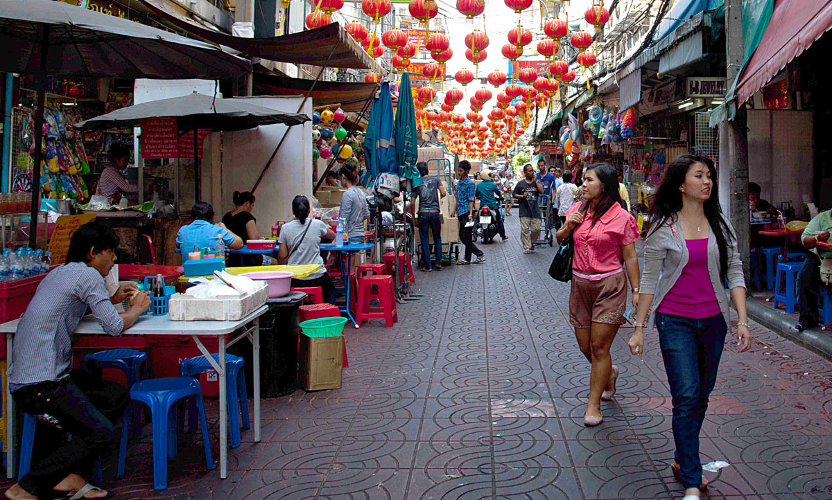 Soi Itsara Nuphap, Chinatown. Copyright John Borthwick