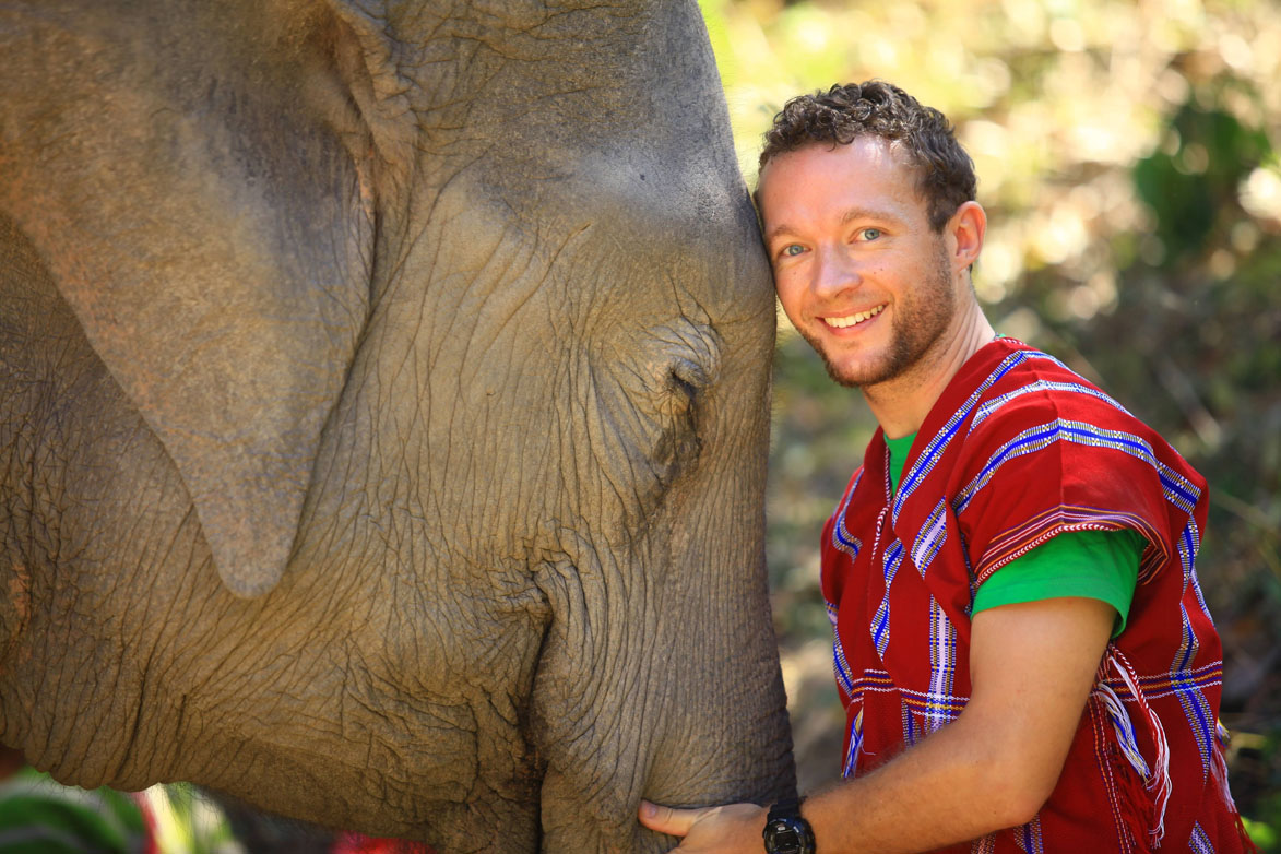 B'n'Tree Chris Kaiser and his beloved elephants