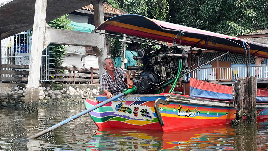 Discover another side to Bangkok on a Bangkok canal Tour Bangkok_longboat