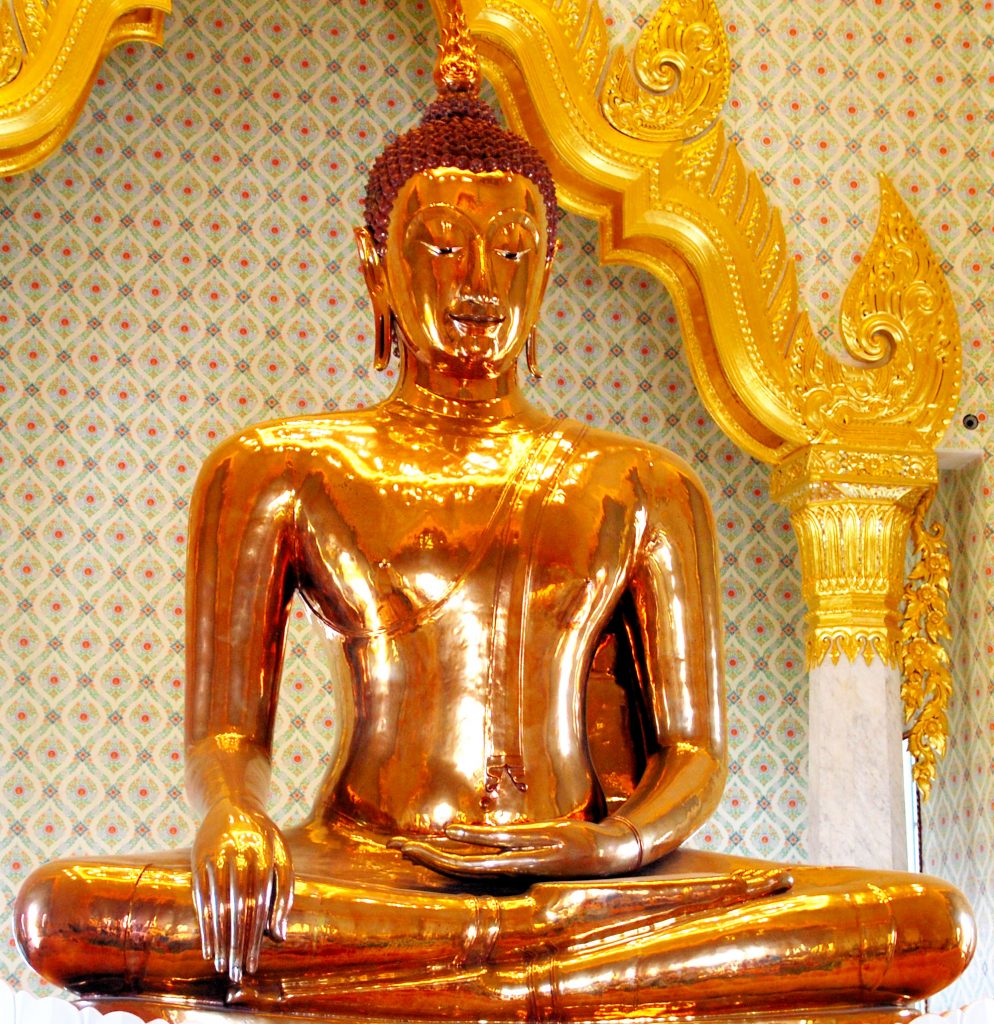 Golden Buddha statue at Wat Traimit