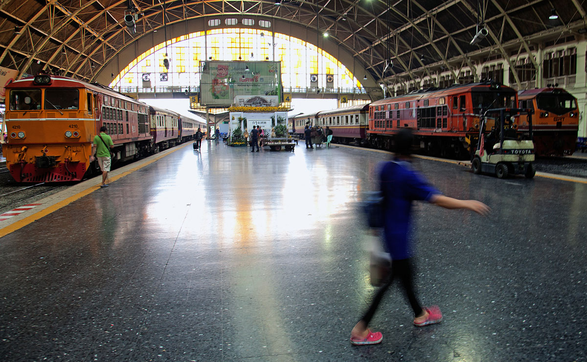 Platform and trains at Hualamphong, Bangkok central railway station. January 2018. Copyright John Borthwick