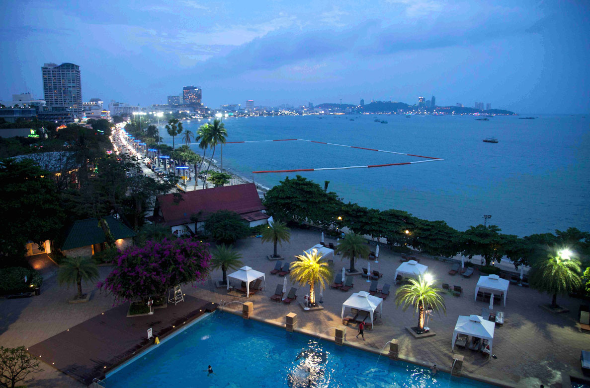 Pattaya Bay at dusk