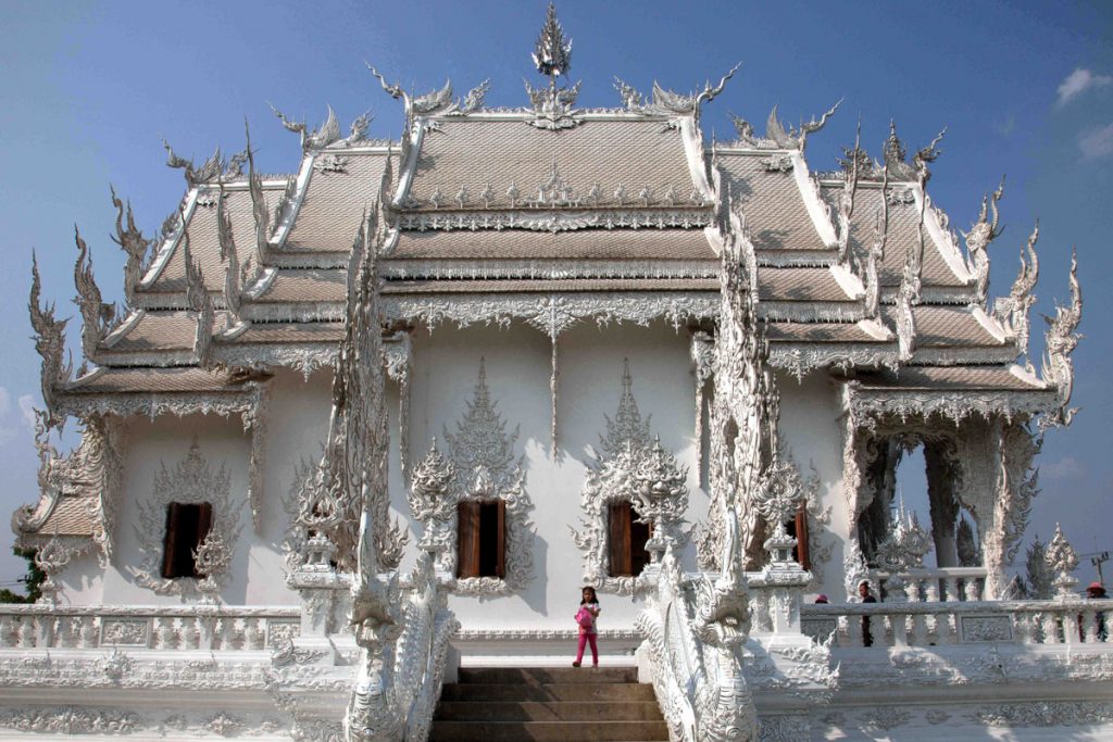 Wat Rung Khun (the White Temple).