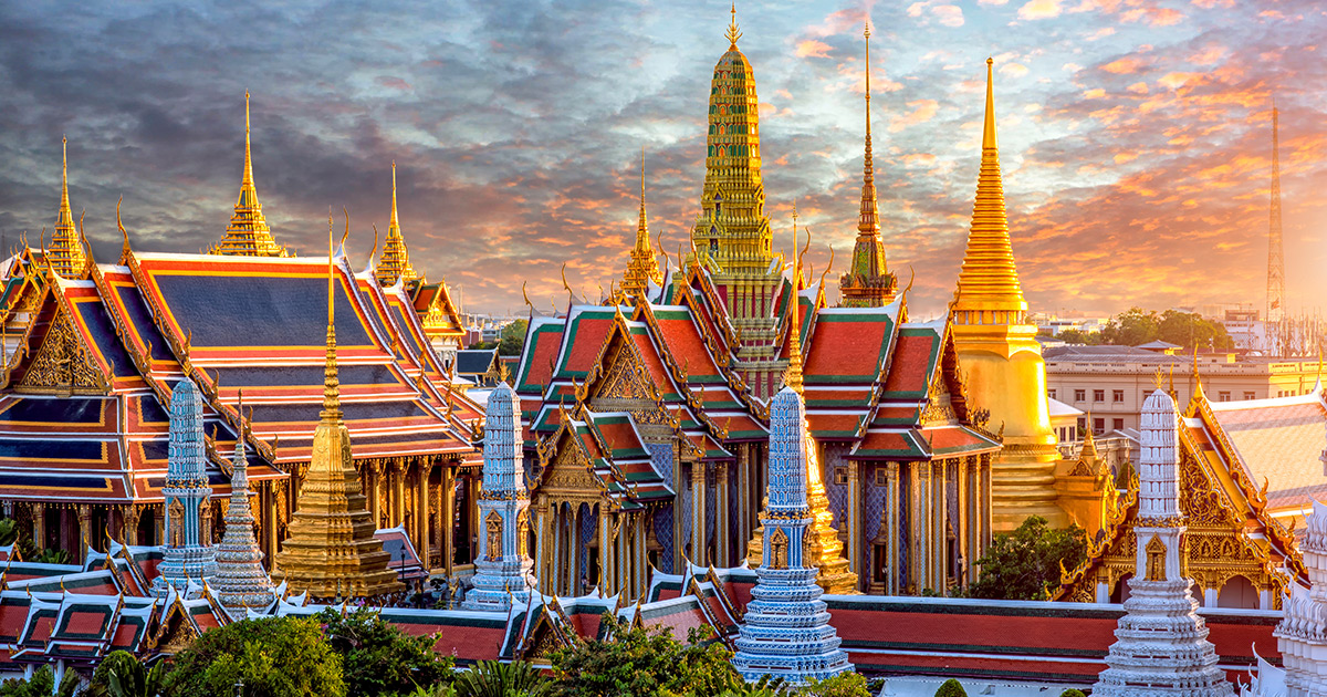 grand-palace-wat-phra-keaw-sunset-758515984